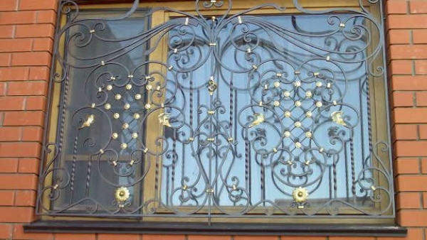 Кованые решетки на окна в Санкт-Петербурге